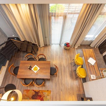 Luxury 4 Bedroom Apartment #1 In The City Center Of تبليسي المظهر الخارجي الصورة