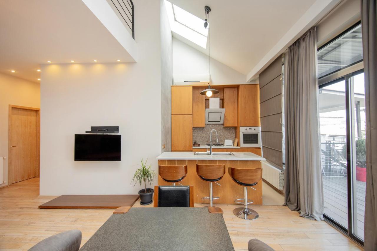 Luxury 4 Bedroom Apartment #1 In The City Center Of تبليسي المظهر الخارجي الصورة