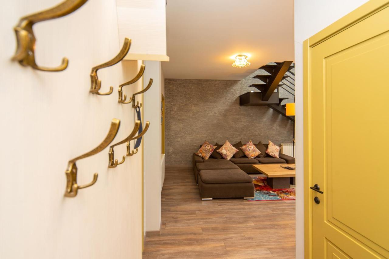 Luxury 4 Bedroom Apartment #1 In The City Center Of تبليسي المظهر الخارجي الصورة