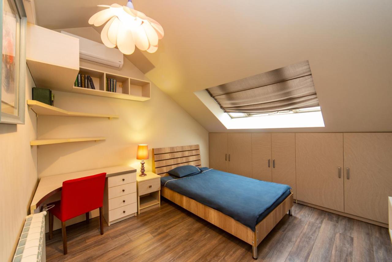 Luxury 4 Bedroom Apartment #1 In The City Center Of تبليسي المظهر الخارجي الصورة