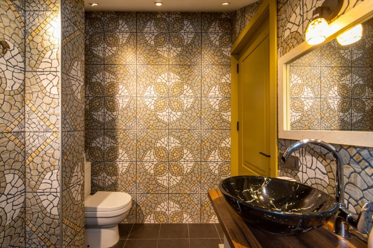 Luxury 4 Bedroom Apartment #1 In The City Center Of تبليسي المظهر الخارجي الصورة